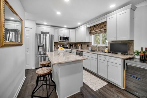 Tiny photo for 9209 Jasmine Way, Fox River Grove, IL 60021 (MLS # 12485557)