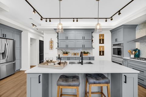 Tiny photo for 3107 S Giles Avenue #4, Chicago, IL 60616 (MLS # 12459270)