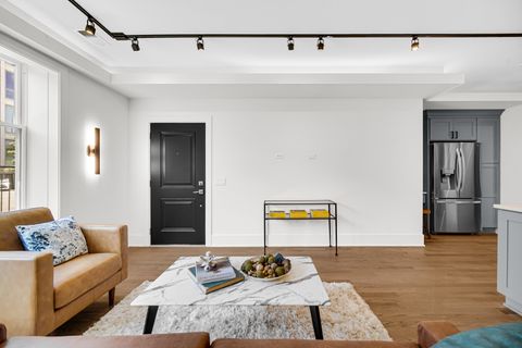 Tiny photo for 3107 S Giles Avenue #4, Chicago, IL 60616 (MLS # 12459270)