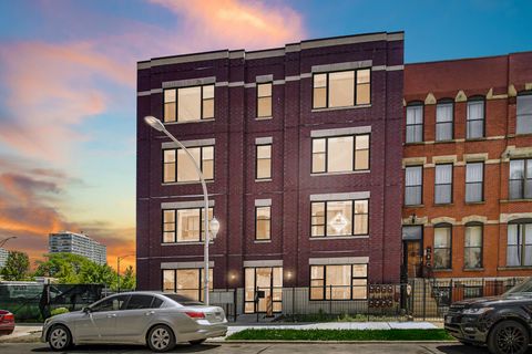 Photo of 3107 S Giles Avenue #4, Chicago, IL 60616 (MLS # 12459270)