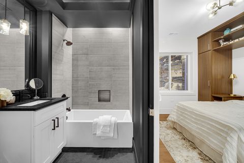 Tiny photo for 3107 S Giles Avenue #4, Chicago, IL 60616 (MLS # 12459270)
