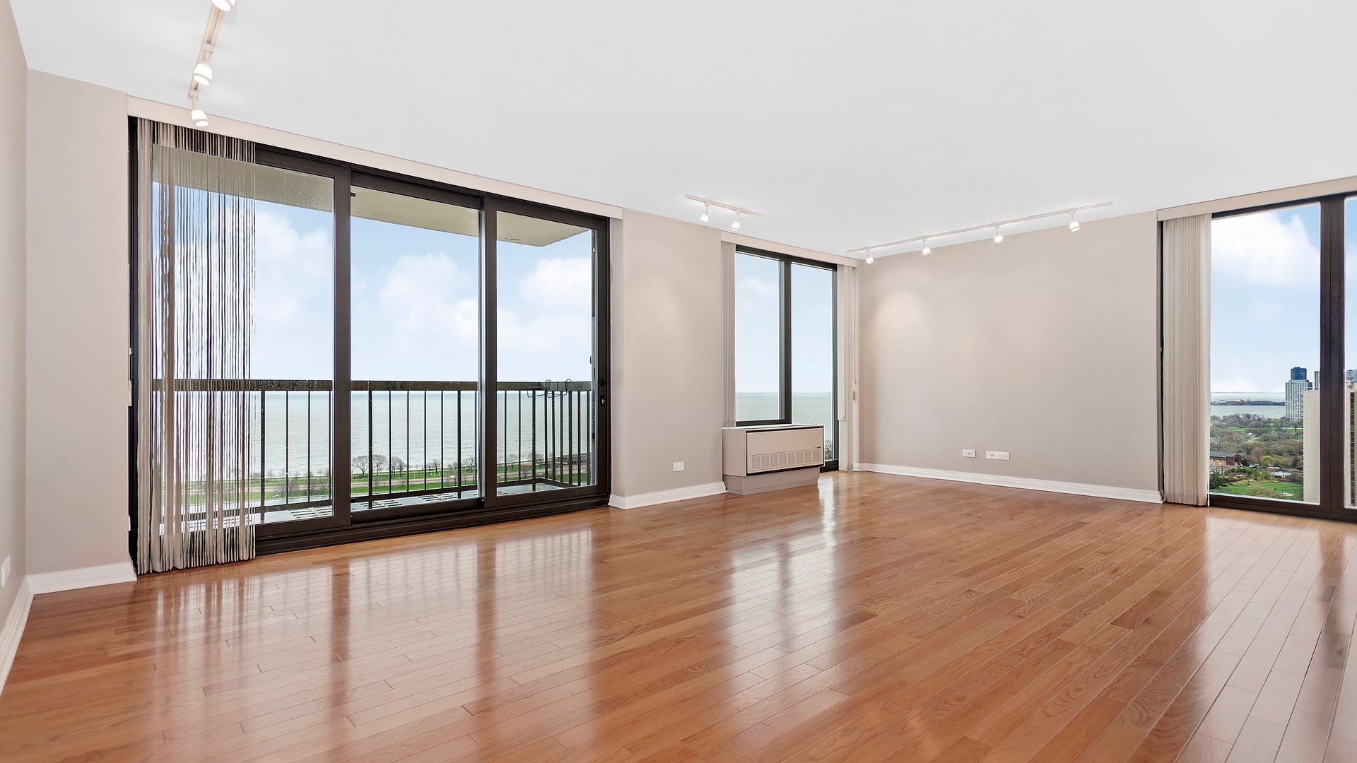2500 N Lakeview Avenue 3002