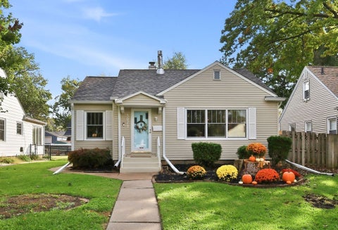 Photo of 3023 Jefferson Avenue, Davenport, IA 52803 (MLS # 12784699)