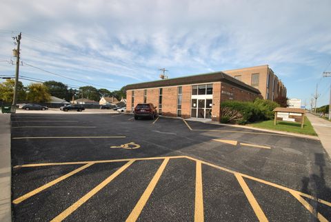 Photo of 10540 W Cermak Road, Westchester, IL 60154 (MLS # 12402631)