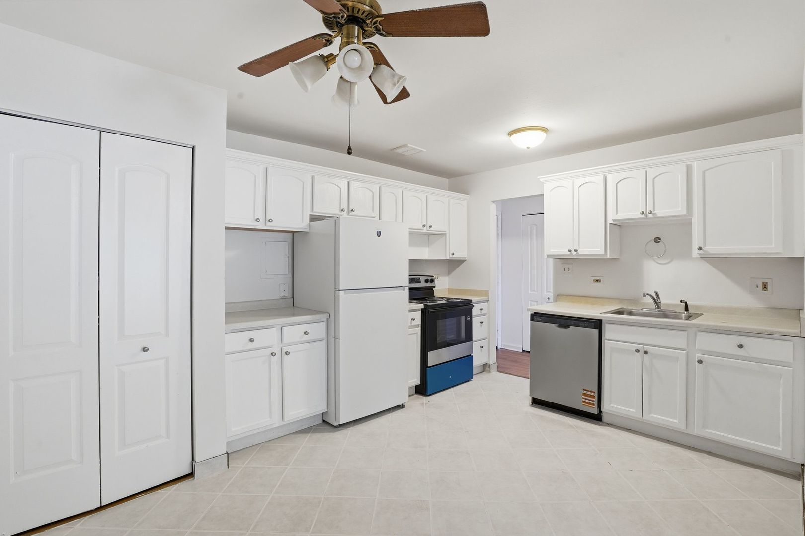 7413 Brookdale Drive 212