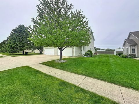 Tiny photo for 721 Ash Drive, Geneseo, IL 61254 (MLS # 12556459)