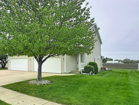 Tiny photo for 721 Ash Drive, Geneseo, IL 61254 (MLS # 12556459)
