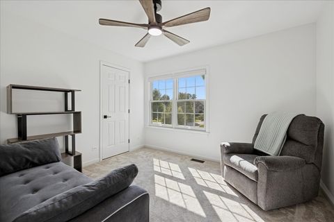 Tiny photo for 4N427 Robert Penn Warren Cove, St. Charles, IL 60175 (MLS # 12451299)