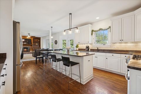 Tiny photo for 4N427 Robert Penn Warren Cove, St. Charles, IL 60175 (MLS # 12451299)