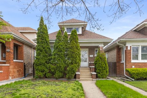 Photo of 2831 N Kildare Avenue, Chicago, IL 60641 (MLS # 12640253)
