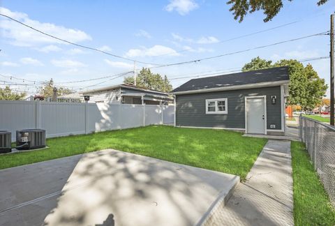 Tiny photo for 2201 N 74th Court, Elmwood Park, IL 60707 (MLS # 12502126)