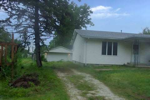 Tiny photo for 312 E Spruce Street, Chatsworth, IL 60921 (MLS # 12731024)