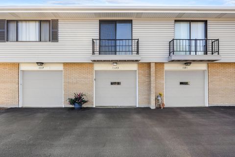 Tiny photo for 1123 Stoughton Court #1123, Schaumburg, IL 60194 (MLS # 12485204)