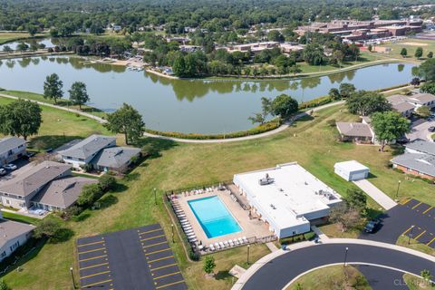 Tiny photo for 1123 Stoughton Court #1123, Schaumburg, IL 60194 (MLS # 12485204)