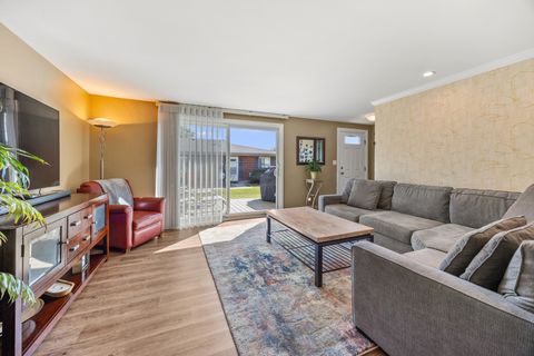 Tiny photo for 1123 Stoughton Court #1123, Schaumburg, IL 60194 (MLS # 12485204)