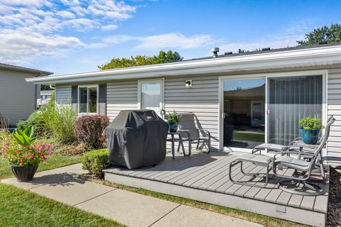 Tiny photo for 1123 Stoughton Court #1123, Schaumburg, IL 60194 (MLS # 12485204)