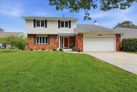 Photo of 1309 Dianne Drive, Bloomington, IL 61704 (MLS # 12682498)