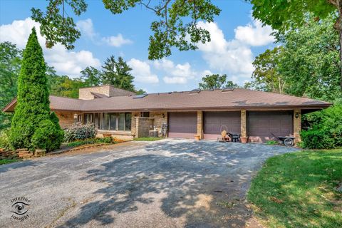 A home in Burr Ridge