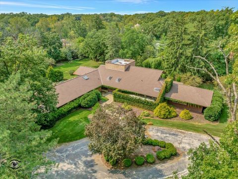 A home in Burr Ridge