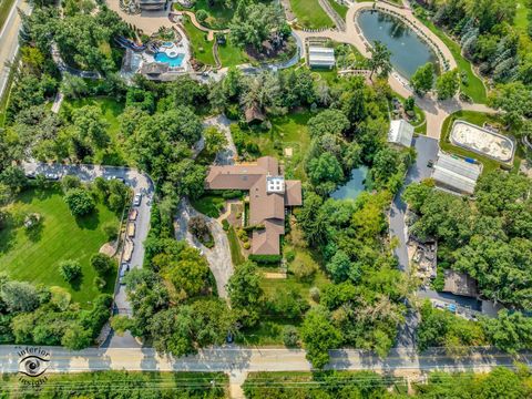 A home in Burr Ridge