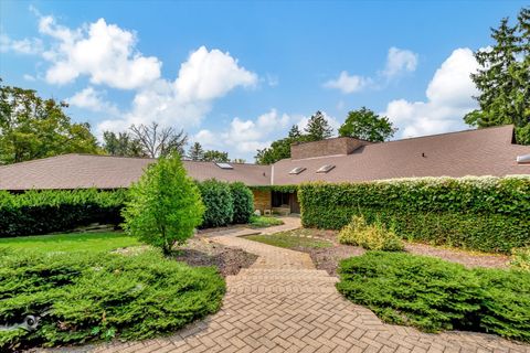 A home in Burr Ridge