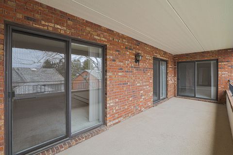 Tiny photo for 200 Red Top Drive #302, Libertyville, IL 60048 (MLS # 12600102)