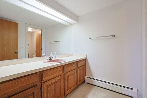 Tiny photo for 200 Red Top Drive #302, Libertyville, IL 60048 (MLS # 12600102)