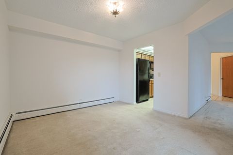 Tiny photo for 200 Red Top Drive #302, Libertyville, IL 60048 (MLS # 12600102)