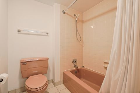 Tiny photo for 200 Red Top Drive #302, Libertyville, IL 60048 (MLS # 12600102)