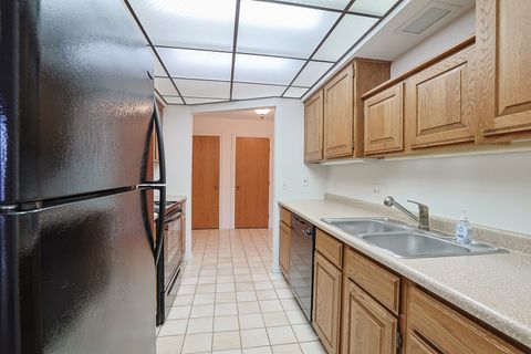 Tiny photo for 200 Red Top Drive #302, Libertyville, IL 60048 (MLS # 12600102)