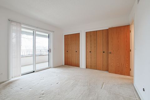 Tiny photo for 200 Red Top Drive #302, Libertyville, IL 60048 (MLS # 12600102)