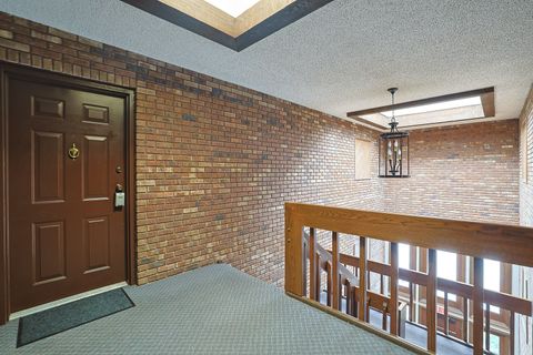 Tiny photo for 200 Red Top Drive #302, Libertyville, IL 60048 (MLS # 12600102)