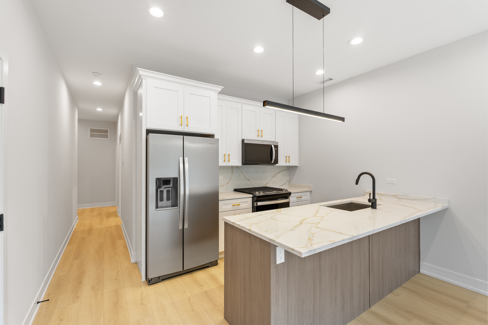 5000 S Prairie Avenue 1