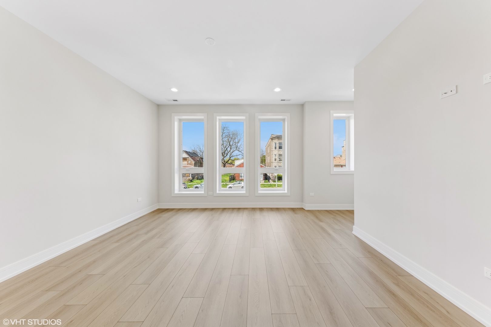 5000 S Prairie Avenue 1