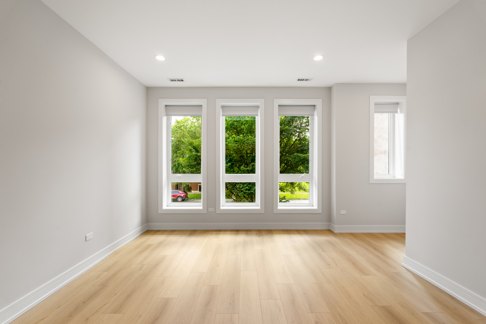 5000 S Prairie Avenue 1