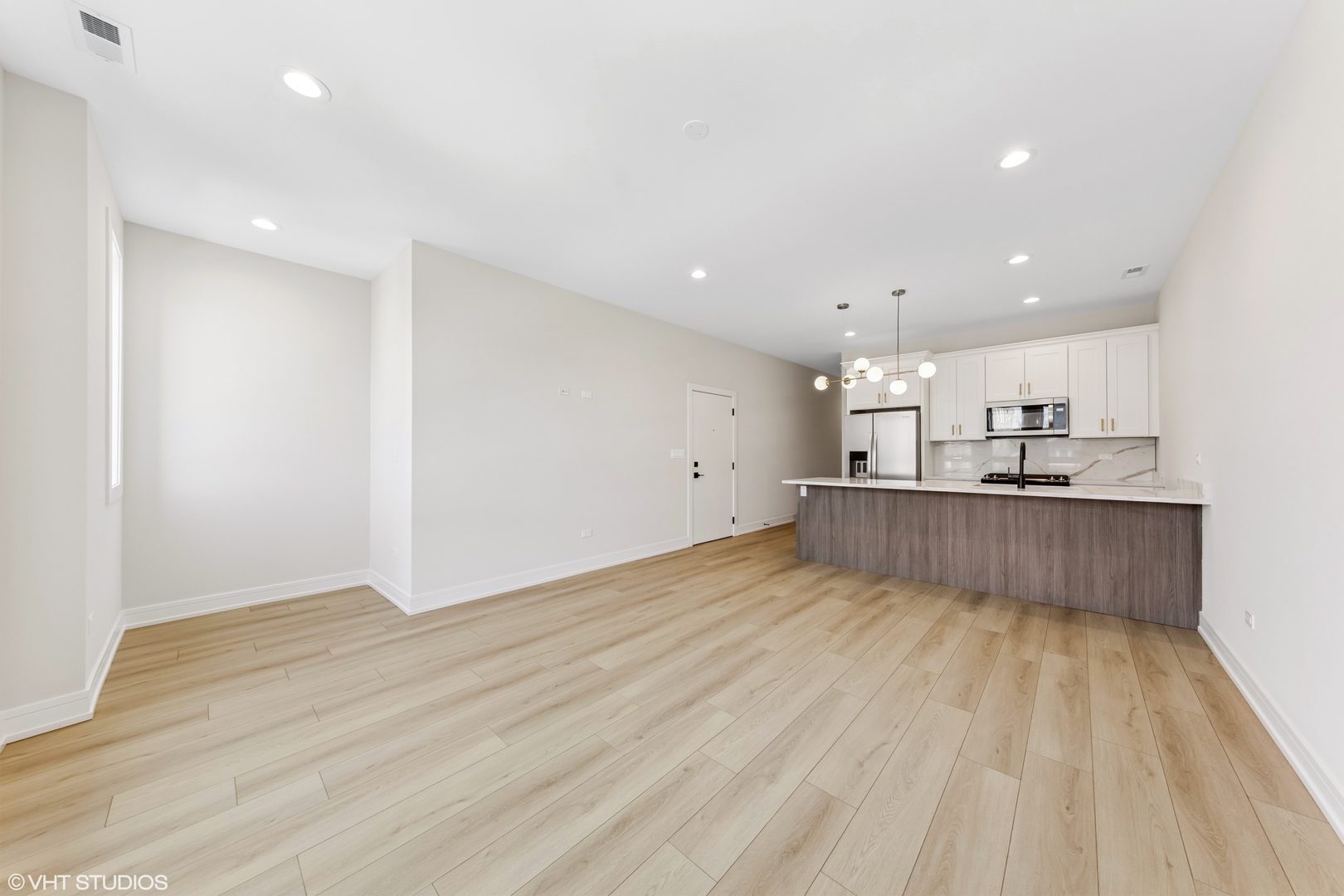 5000 S Prairie Avenue 1
