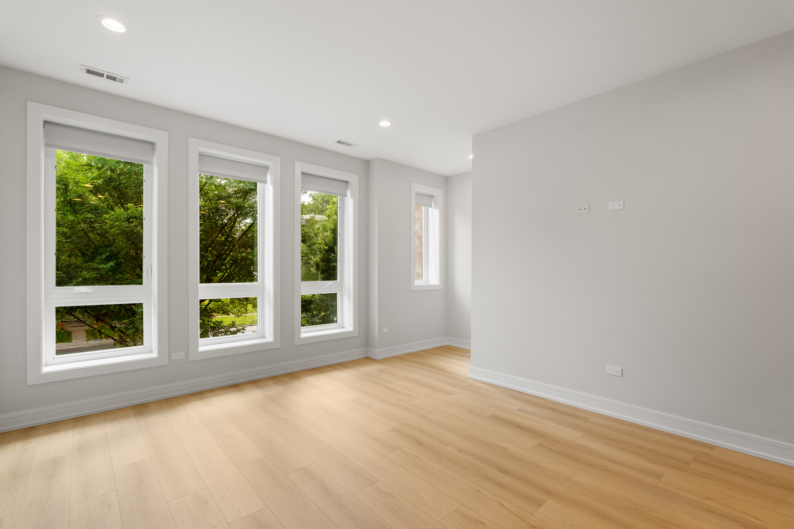 5000 S Prairie Avenue 1
