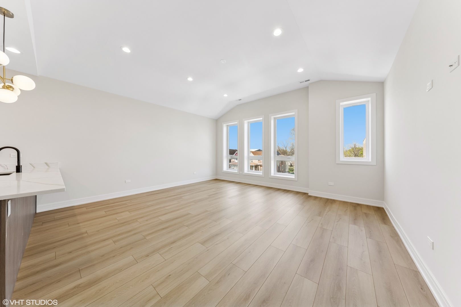 5000 S Prairie Avenue 1