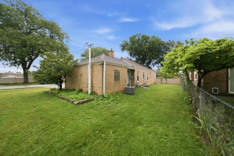 Tiny photo for 4400 Madison Avenue, Brookfield, IL 60513 (MLS # 12724744)