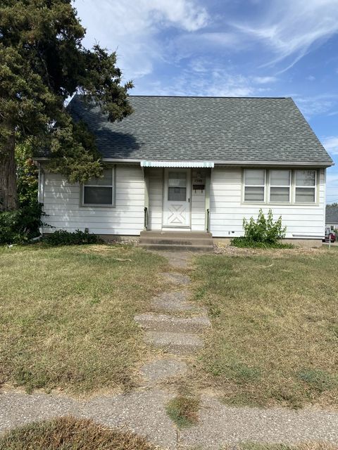 Photo of 1548 W CENTRAL PARK Avenue, Davenport, IA 52804 (MLS # 12591907)