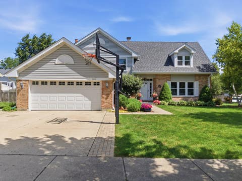 Photo of 330 Sutcliffe Circle, Vernon Hills, IL 60061 (MLS # 12710493)