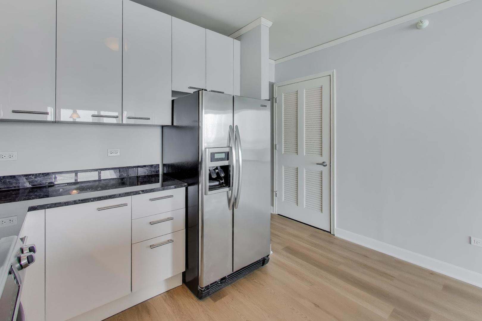 225 N Columbus Drive 7203