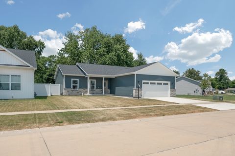 Tiny photo for 708 Justice Street, Tuscola, IL 61953 (MLS # 12118826)