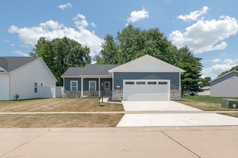 Tiny photo for 708 Justice Street, Tuscola, IL 61953 (MLS # 12118826)