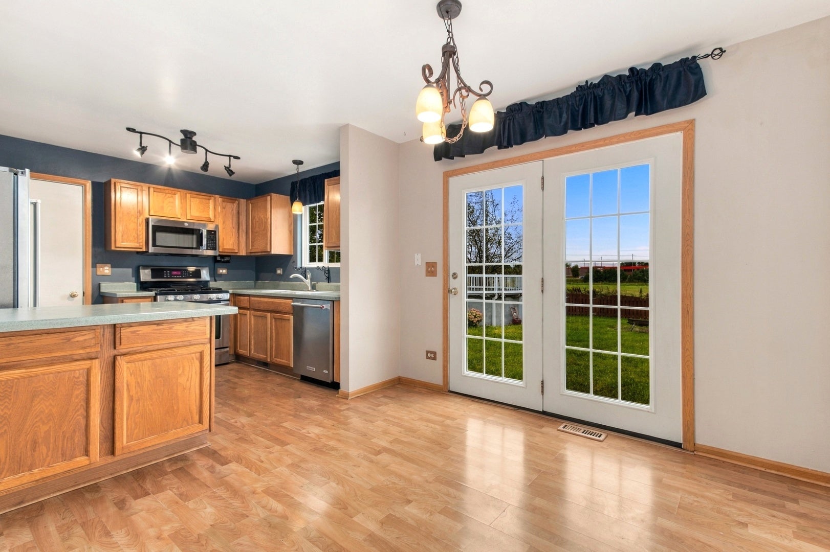 1628 Hawthorne Ridge Drive