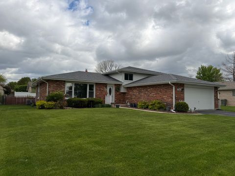 Photo of 8306 169th Street, Tinley Park, IL 60477 (MLS # 12633158)