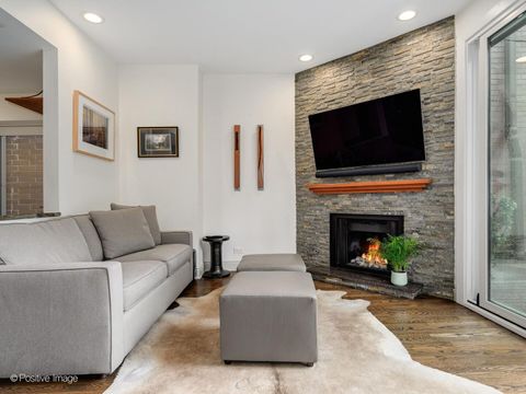 Tiny photo for 2250 N WAYNE Avenue, Chicago, IL 60614 (MLS # 12599438)