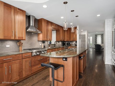 Tiny photo for 2250 N WAYNE Avenue, Chicago, IL 60614 (MLS # 12599438)