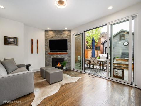 Tiny photo for 2250 N WAYNE Avenue, Chicago, IL 60614 (MLS # 12599438)