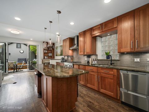 Tiny photo for 2250 N WAYNE Avenue, Chicago, IL 60614 (MLS # 12599438)